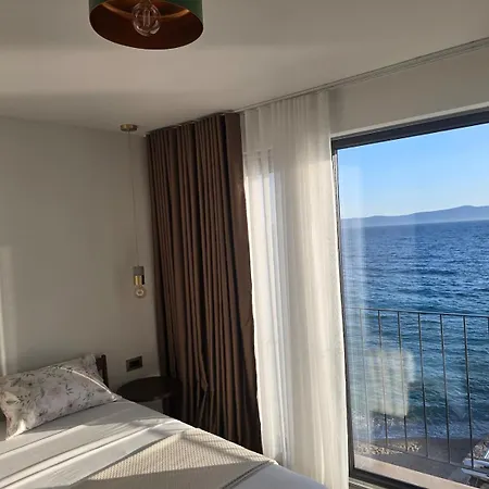 Adriatic Horizon - Beachfront House With Rooftop Pool, Garage & Panoramic Sea View ヴィラ *